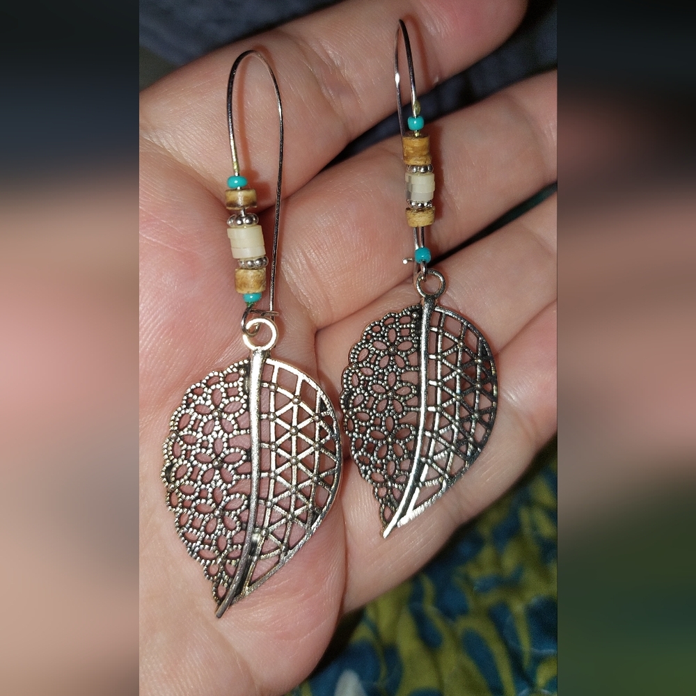Silvertone Boho Turquoise Leaf Dangle Earrings Nw… - image 1